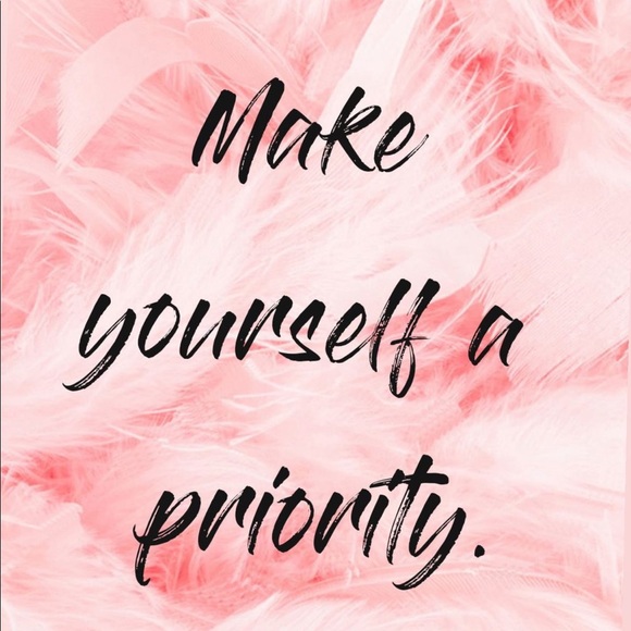 Meet your Posher, Betsy - Picture 3 of 5